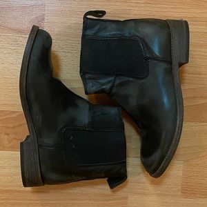Steve Madden Chelsea Boots